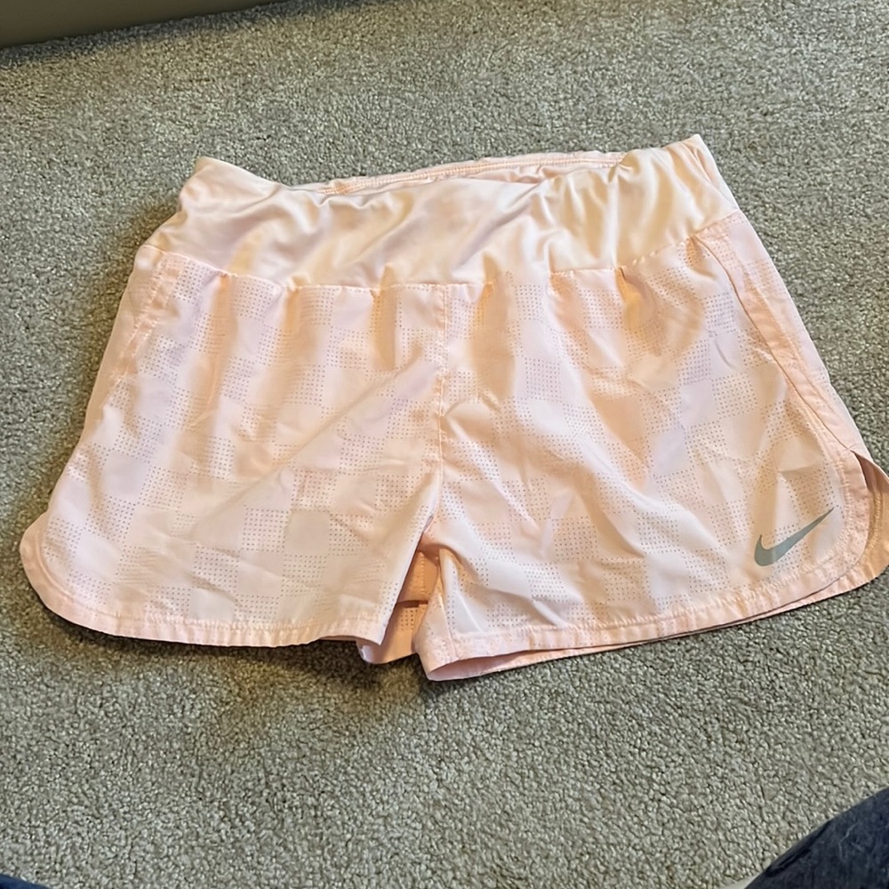 Pink Nike dry fit shorts. Size medium l